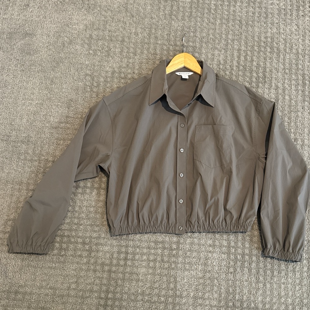 Athleta Midday Bubble Hem Shirt
Sz L Cropped button-down - Picture 4 of 7